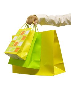 Womanholdingshoppingbags2